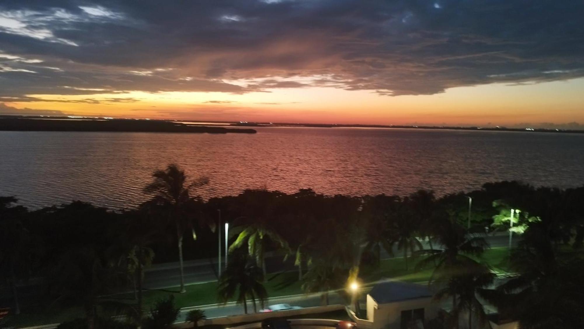 “Magic Sunrise At Cancun” Eksteriør bilde